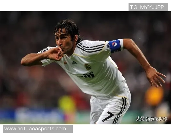 足球七号的传奇身份揭秘及其在足球历史中的重要地位分析 足球七号的传奇身份揭秘及其在足球历史中的重要地位分析