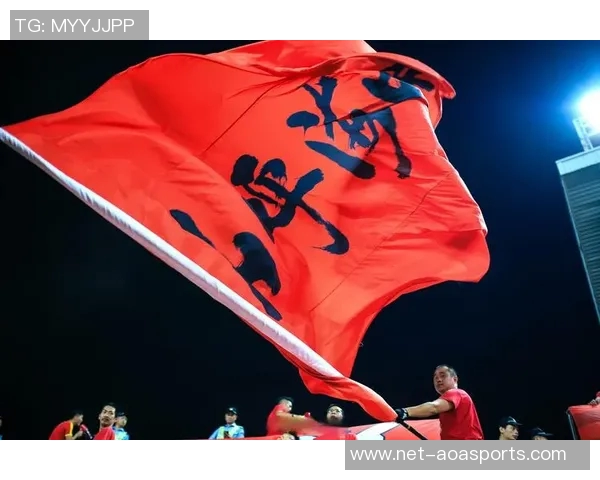 足球队旗的设计与文化象征探讨如何增强球队凝聚力与球迷认同感 足球队旗的设计与文化象征探讨如何增强球队凝聚力与球迷认同感